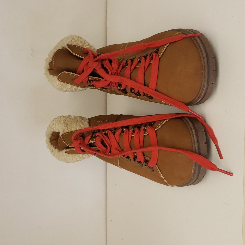 Women Boots Memory Foam And Time Tru Sz 10